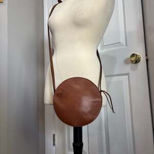 Madewell The Simple Circle Crossbody Bag Leather Brown Preppy Purse Pocketbook